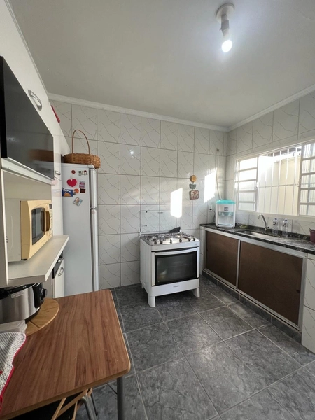 Casa Plana próximo a Rua Rio de Janeiro: 10ª foto da galeria de imagens do imóvel