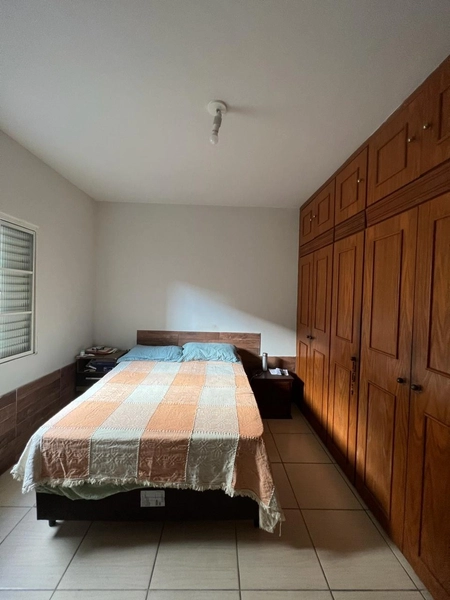 Casa Plana próximo a Rua Rio de Janeiro: 9ª foto da galeria de imagens do imóvel