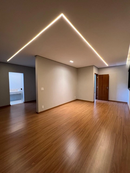 Casa bem próxima ao Shopping: 34ª foto da galeria de imagens do imóvel