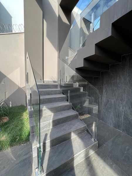 Casa alta no Porto Real: 2ª foto da galeria de imagens do imóvel