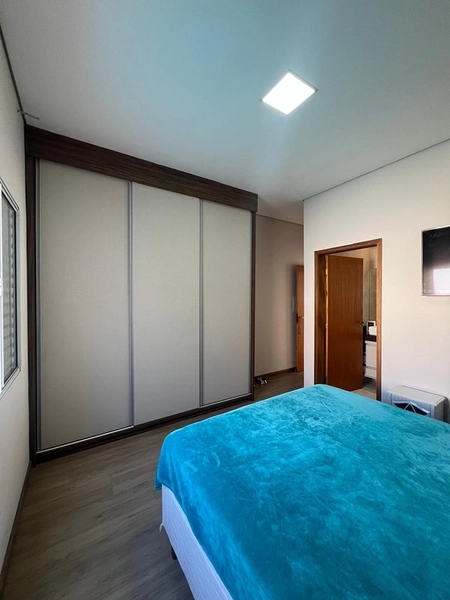 Casa com piscina por 790 mil: 24ª foto da galeria de imagens do imóvel