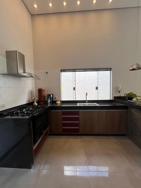 Casa com piscina por 790 mil: 7ª foto da galeria de imagens do imóvel