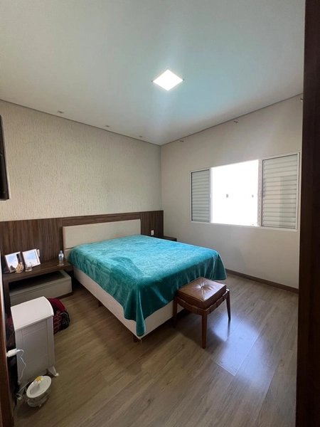 Casa com piscina por 790 mil: 22ª foto da galeria de imagens do imóvel