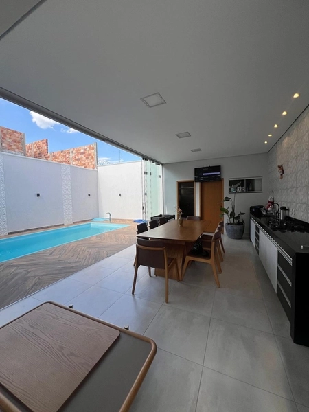 Casa com piscina por 790 mil: 17ª foto da galeria de imagens do imóvel