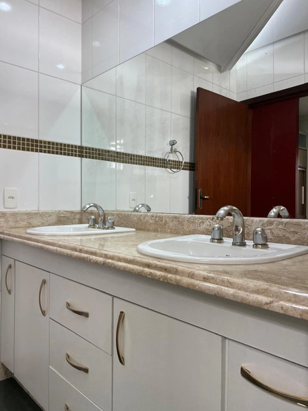 Casa na região central com 880 m² de terreno: 54ª foto da galeria de imagens do imóvel