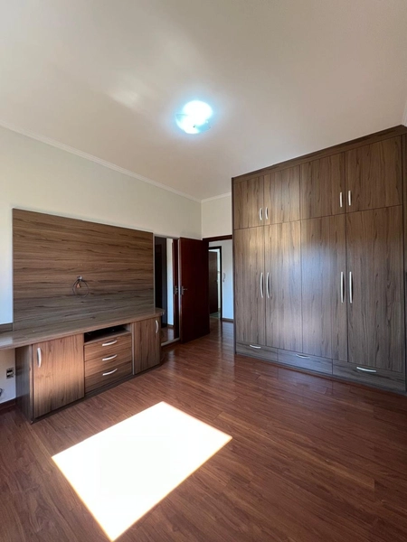 Casa na região central com 880 m² de terreno: 45ª foto da galeria de imagens do imóvel