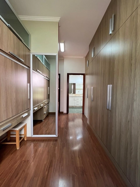 Casa na região central com 880 m² de terreno: 51ª foto da galeria de imagens do imóvel