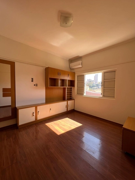 Casa na região central com 880 m² de terreno: 41ª foto da galeria de imagens do imóvel