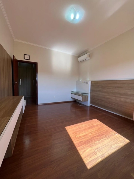 Casa na região central com 880 m² de terreno: 49ª foto da galeria de imagens do imóvel