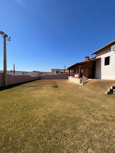 Casa na região central com 880 m² de terreno: 63ª foto da galeria de imagens do imóvel
