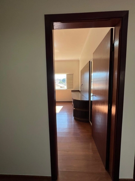 Casa na região central com 880 m² de terreno: 44ª foto da galeria de imagens do imóvel