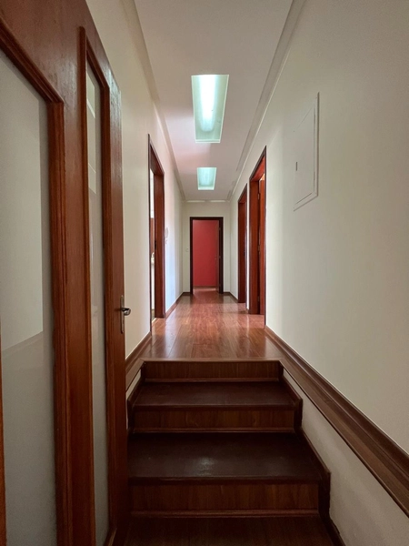 Casa na região central com 880 m² de terreno: 37ª foto da galeria de imagens do imóvel