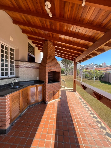 Casa na região central com 880 m² de terreno: 57ª foto da galeria de imagens do imóvel