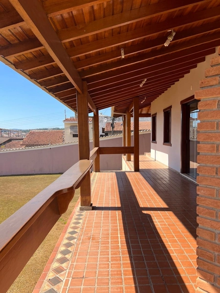 Casa na região central com 880 m² de terreno: 60ª foto da galeria de imagens do imóvel