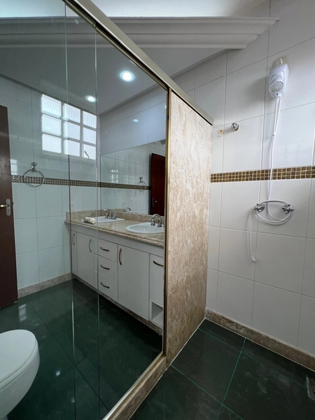 Casa na região central com 880 m² de terreno: 55ª foto da galeria de imagens do imóvel