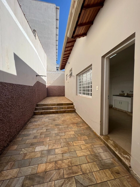 Casa na região central com 880 m² de terreno: 35ª foto da galeria de imagens do imóvel
