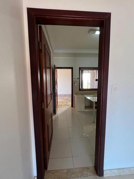 Casa na região central com 880 m² de terreno: 22ª foto da galeria de imagens do imóvel