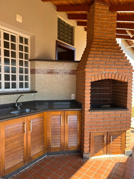 Casa na região central com 880 m² de terreno: 58ª foto da galeria de imagens do imóvel