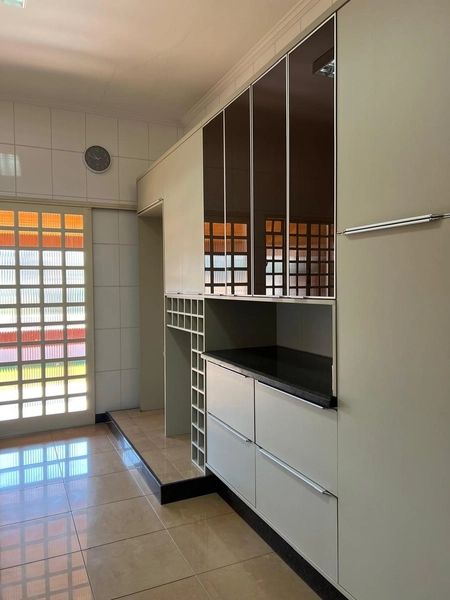 Casa na região central com 880 m² de terreno: 33ª foto da galeria de imagens do imóvel