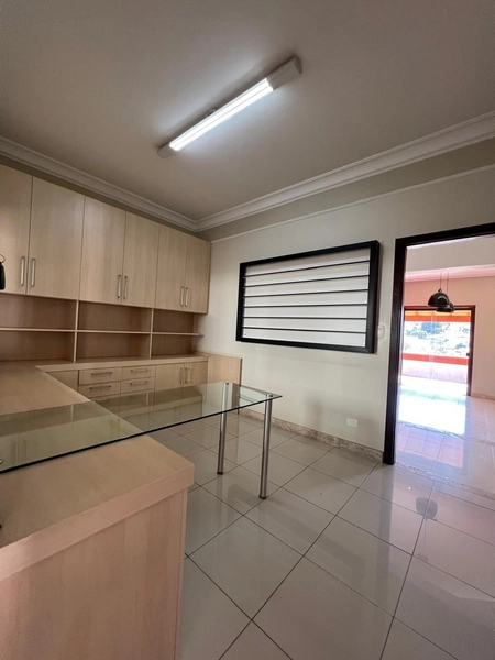 Casa na região central com 880 m² de terreno: 24ª foto da galeria de imagens do imóvel