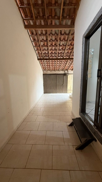Casa de terreno inteiro por 290 mil: 5ª foto da galeria de imagens do imóvel