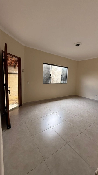 Casa de terreno inteiro por 290 mil: 7ª foto da galeria de imagens do imóvel