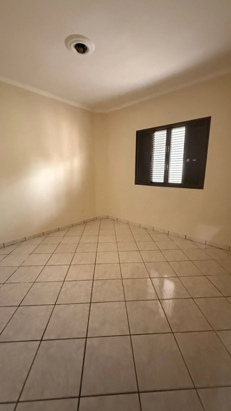 Casa de terreno inteiro por 290 mil: 10ª foto da galeria de imagens do imóvel