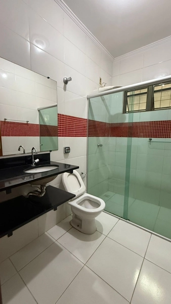 Casa de terreno inteiro por 290 mil: 9ª foto da galeria de imagens do imóvel