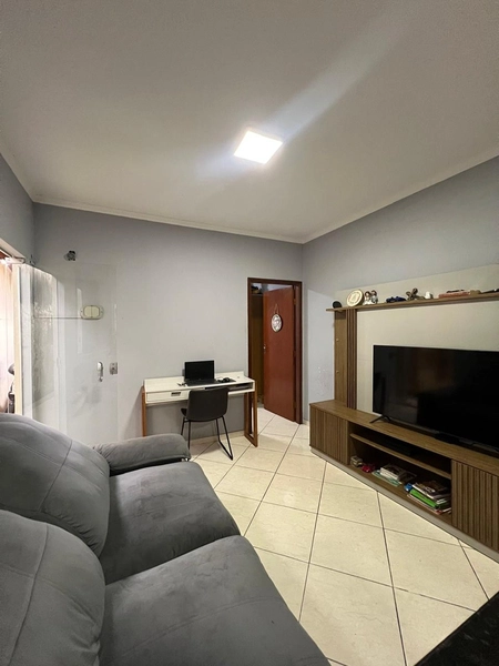 Casa com sala conjugada e cozinha planejada por 230 mil.: 1ª foto da galeria de imagens do imóvel