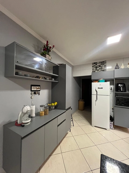 Casa com sala conjugada e cozinha planejada por 230 mil.: 6ª foto da galeria de imagens do imóvel