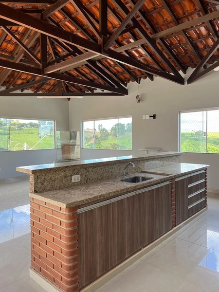 Casa alta com 4 dormitórios e UMA BELA VISTA: 26ª foto da galeria de imagens do imóvel