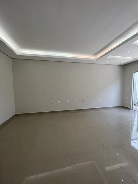 Casa alta com 4 dormitórios e UMA BELA VISTA: 3ª foto da galeria de imagens do imóvel