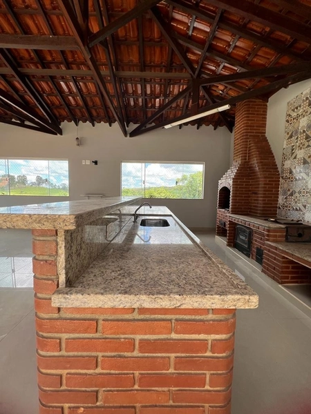 Casa alta com 4 dormitórios e UMA BELA VISTA: 1ª foto da galeria de imagens do imóvel