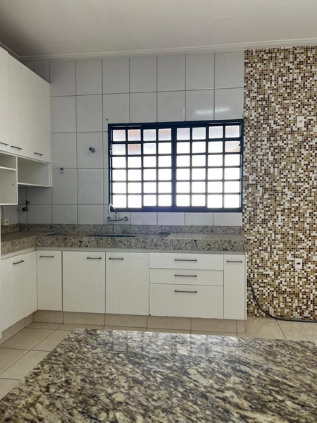 Casa de esquina próxima ao Shopping: 20ª foto da galeria de imagens do imóvel