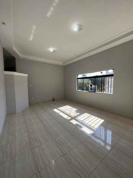 Casa de esquina próxima ao Shopping: 4ª foto da galeria de imagens do imóvel