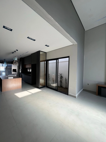 Casa com 4 dormitórios sendo 2 suítes e Piscina: 4ª foto da galeria de imagens do imóvel
