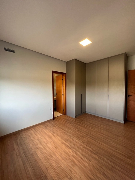 Casa com 4 dormitórios sendo 2 suítes e Piscina: 20ª foto da galeria de imagens do imóvel