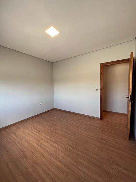 Casa com 4 dormitórios sendo 2 suítes e Piscina: 17ª foto da galeria de imagens do imóvel