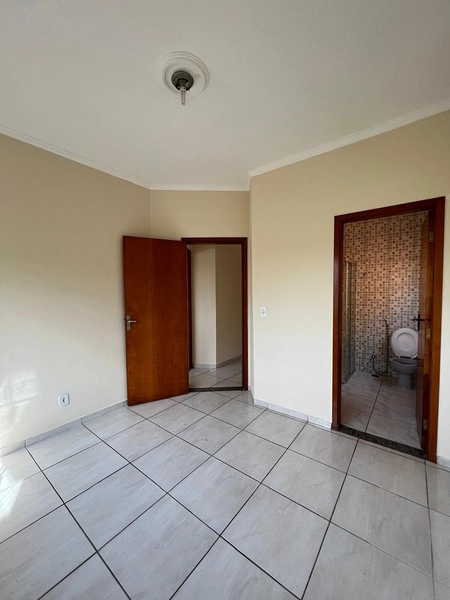 Casa terreno inteiro por 295 mil: 14ª foto da galeria de imagens do imóvel