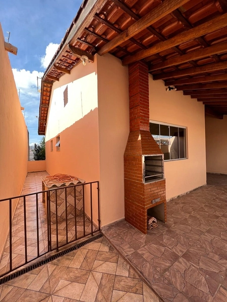 Casa terreno inteiro por 295 mil: 2ª foto da galeria de imagens do imóvel