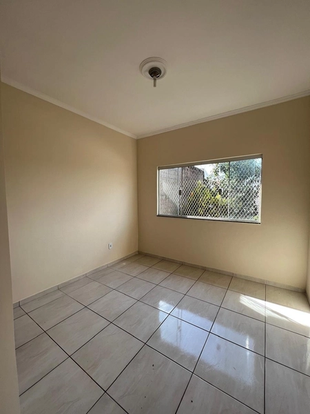 Casa terreno inteiro por 295 mil: 13ª foto da galeria de imagens do imóvel