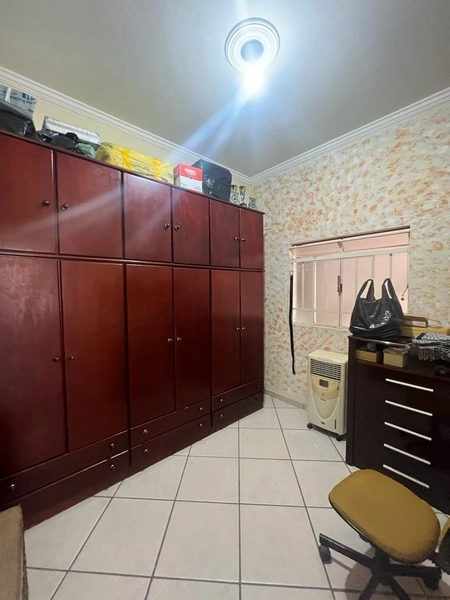 Casa próxima ao shopping por 390 mil: 5ª foto da galeria de imagens do imóvel