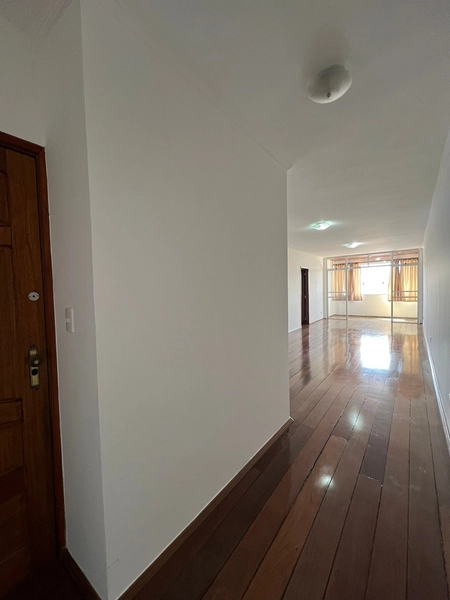 Apto no centro de 790 mil por 690 mil: 3ª foto da galeria de imagens do imóvel