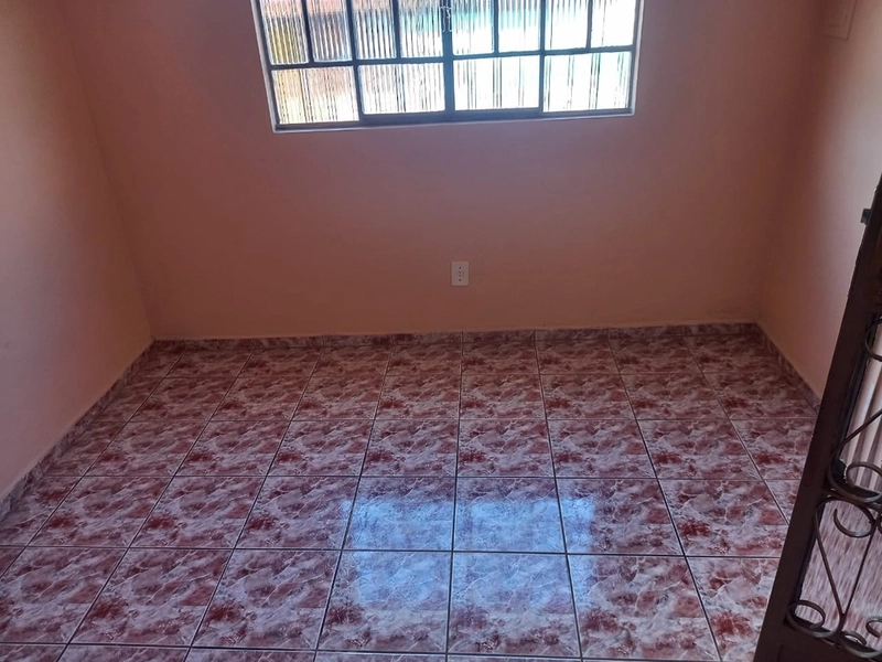 Casa próxima a saída pra Três Pontas: 3ª foto da galeria de imagens do imóvel