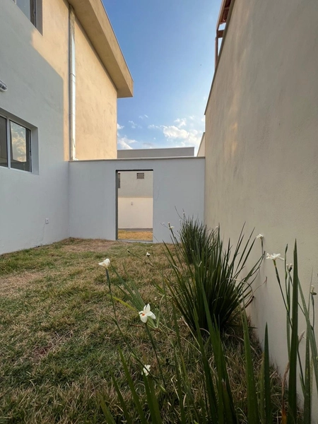 Casa no Vale dos Coqueiros por 250 mil: 1ª foto da galeria de imagens do imóvel