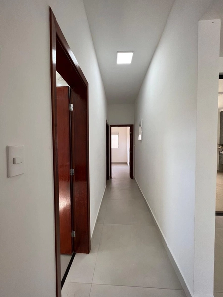 Casa com pé direito duplo no Porto Real: 23ª foto da galeria de imagens do imóvel