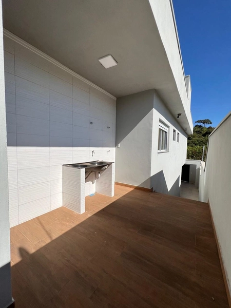 Casa com pé direito duplo no Porto Real: 40ª foto da galeria de imagens do imóvel