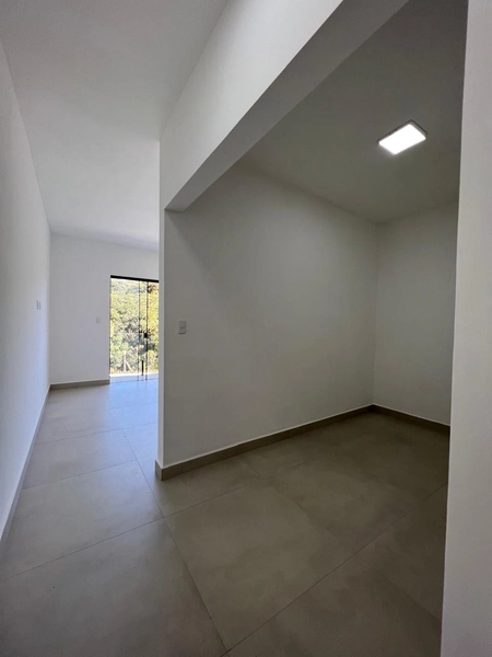Casa com pé direito duplo no Porto Real: 31ª foto da galeria de imagens do imóvel