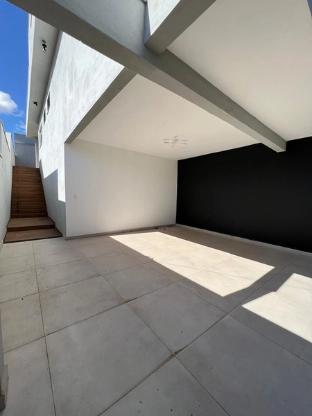 Casa com pé direito duplo no Porto Real: 42ª foto da galeria de imagens do imóvel