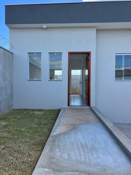 Casa Plana com suíte por 320mil: 2ª foto da galeria de imagens do imóvel